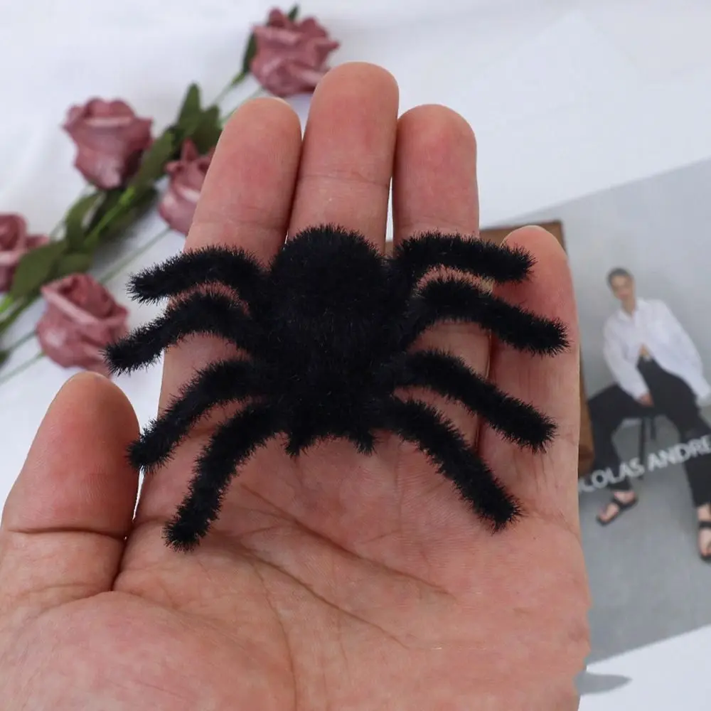 Holiday Decor Funny Halloween Plush Spider 3D Realistic Flocking Black Spider Cartoon Artificial Spider Haunted House