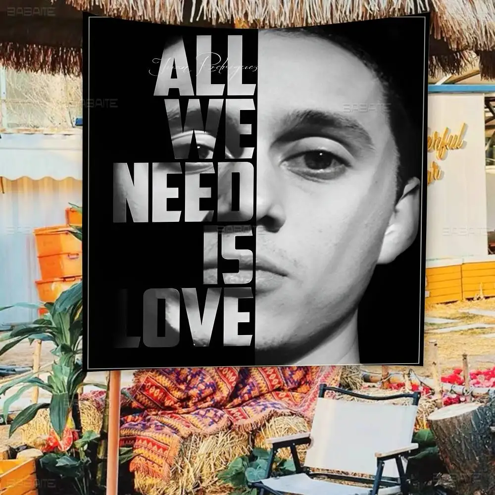 Neue Canserbero Pop Musik Sänger Stern Banner Kunstdruck Japanische Wandflagge Anime Wandbehang Home Decor