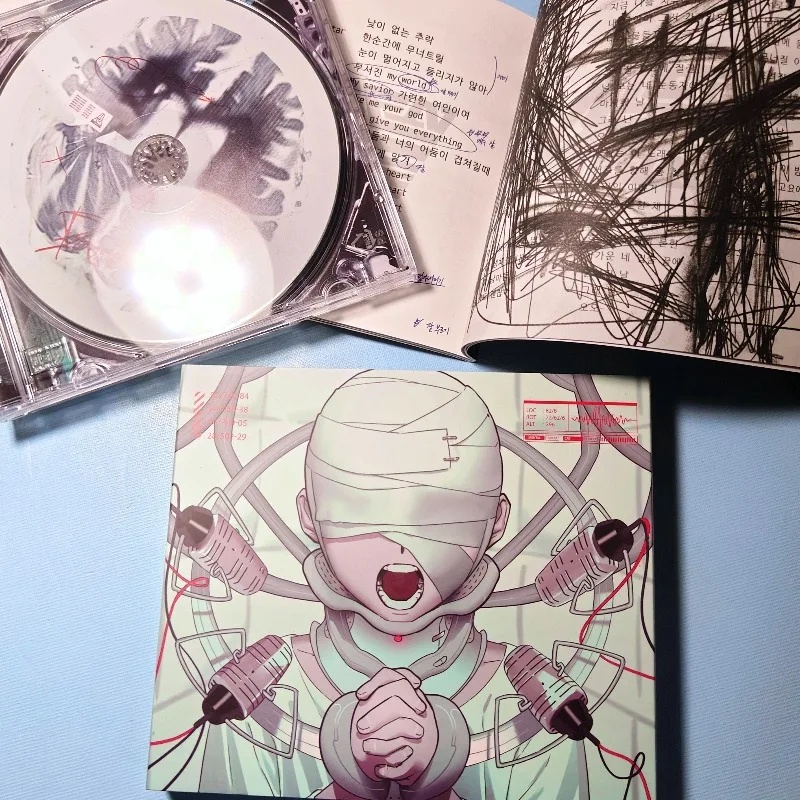 

Alien Stage Vivinos Merchandise Pop-up Store South Korea Polaroid CD 2nd Anniversary Gift Box