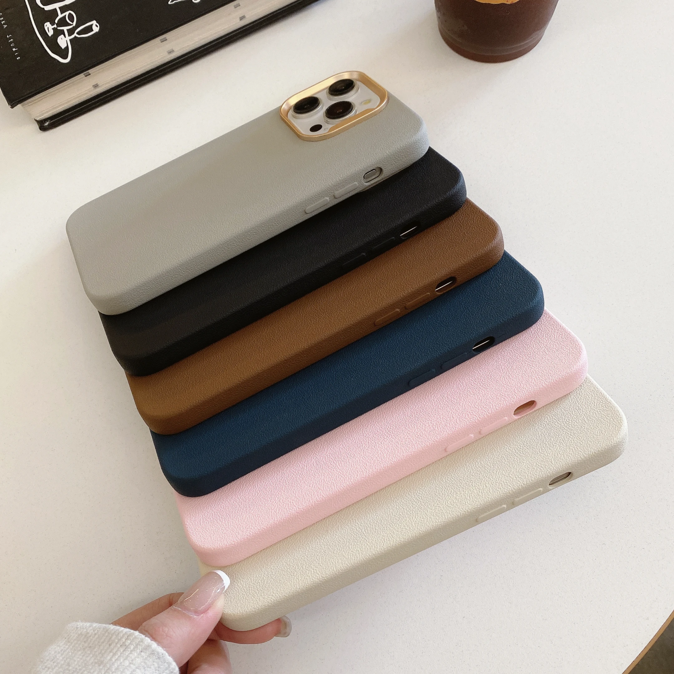 حافظة جلدية غير لامعة لهاتف آيفون 16 بلس 15 14 13 12 11 برو ماكس مغناطيسية لهاتف Magsafe غطاء مقاوم للصدمات