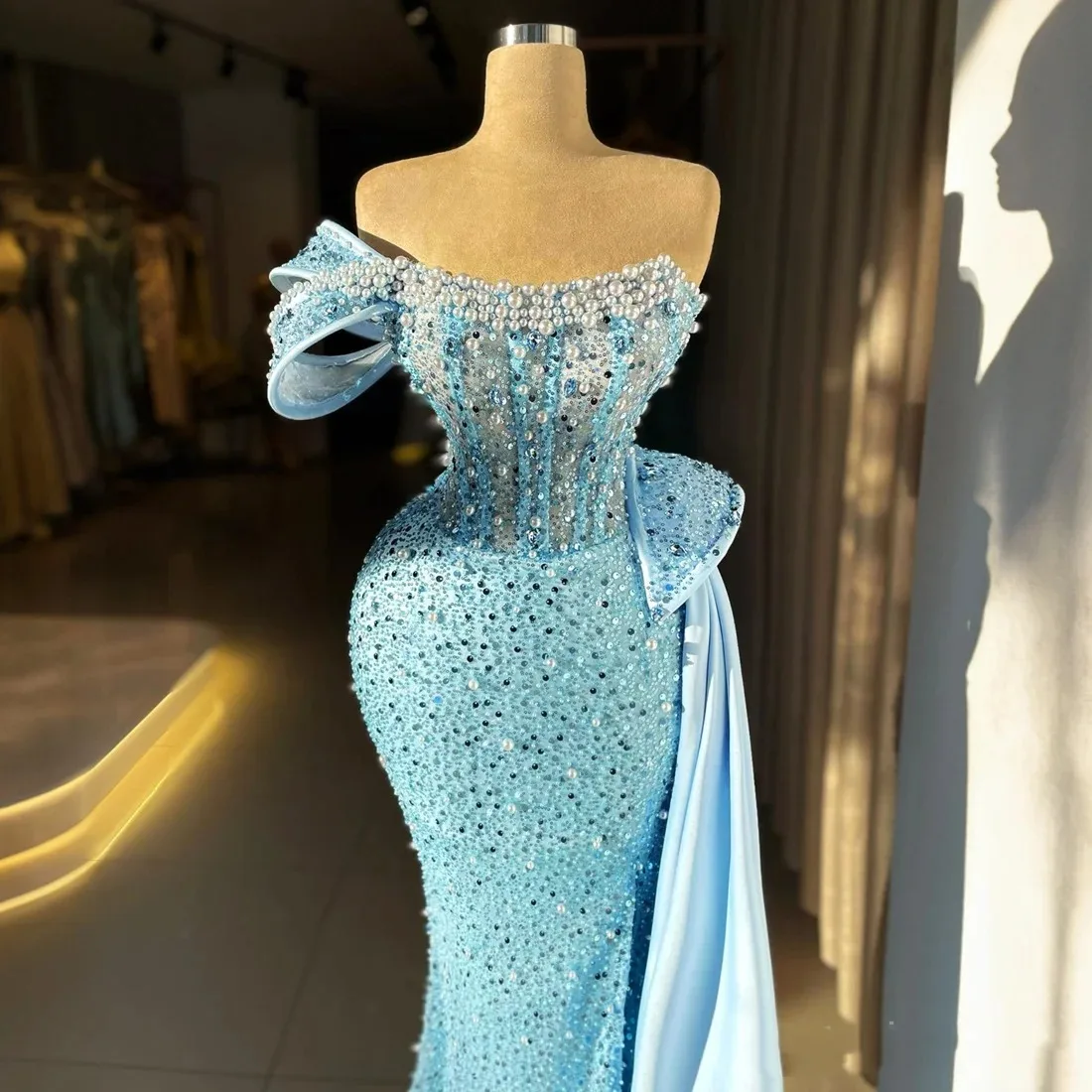 Customized Elegant And Sexy Mermaid Dress With Strapless Single Shoulder Sleeves And Pearl Decoration Detachable Trailing Dress