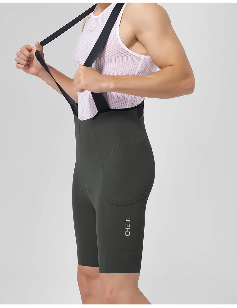 CHEJI Herren Radsport-Trägerhose mit Seitentaschen, nahtlosen, rutschfesten Beinmanschetten, gepolstert für 7 Stunden Fahrt auf Straßen- und MTB-Fahrrädern. – Detail 25