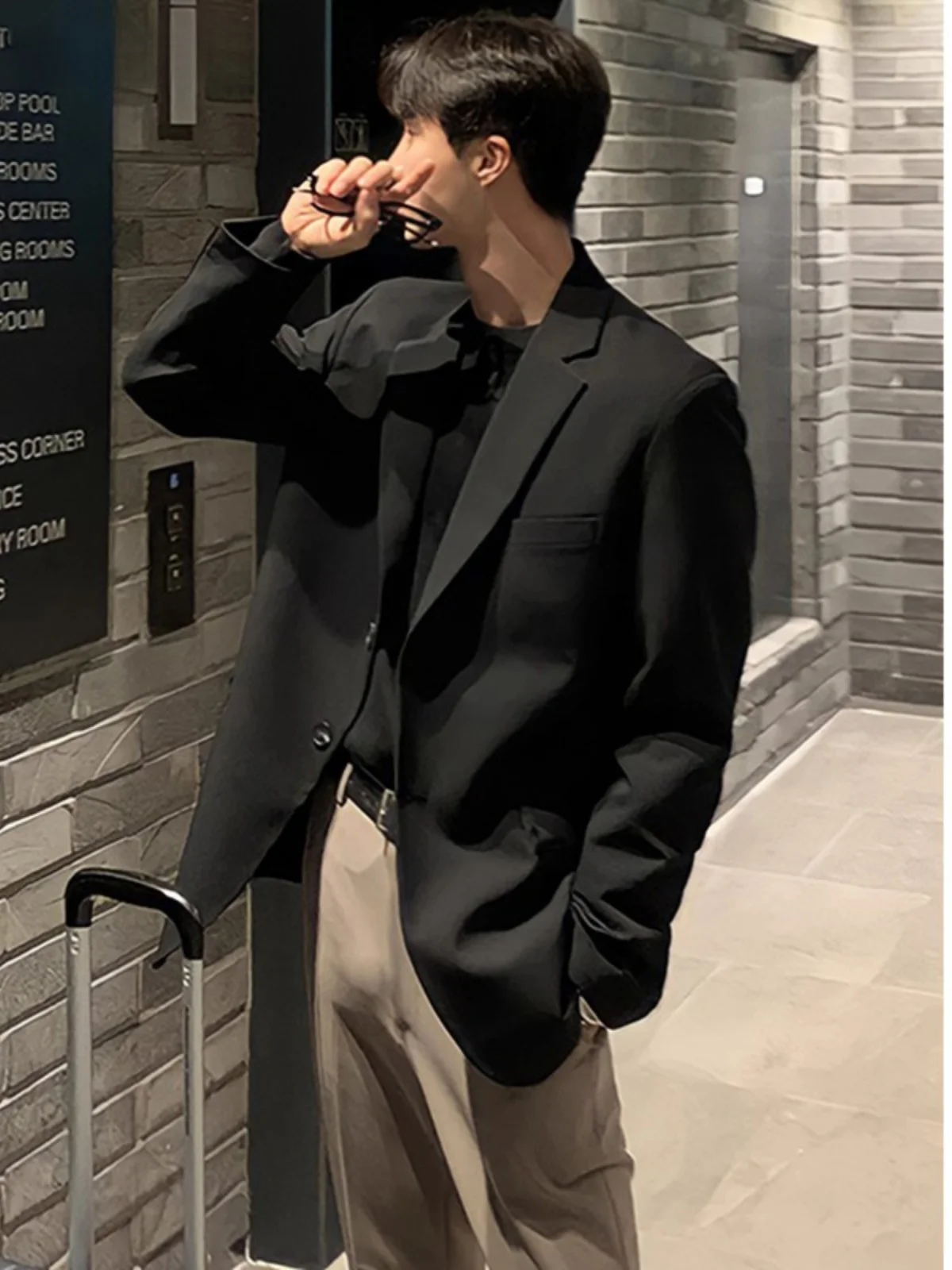 

Bla Casual oulder Padded Men's Suit Jaet Wedding Formal Haome High-End Design Korean Sle Top Quali Polyester Fiber