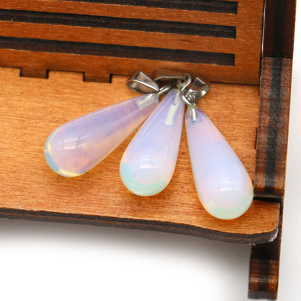 

Exquisite Polished Teardrop-shaped Natural Turquoise Agate Pendant with Single Hole and Melon Seed Clasp DIY Accessory Gift
