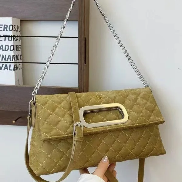 

2025 Quilted Leather Mini Tote, Detachable Chain Strap & Spacious Silhouette for Luxe Urban Day-to-Night Essentials