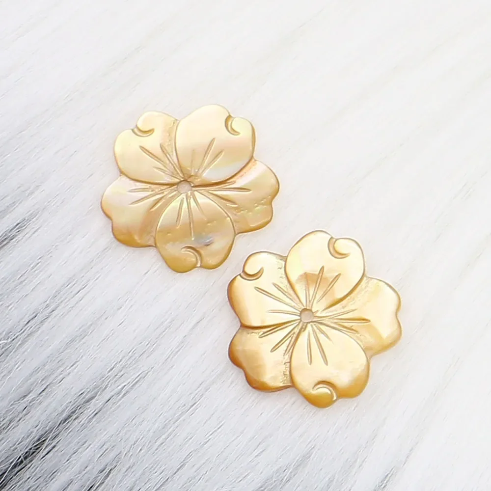 Flower Shape Natural Yellow Shell Beads Center Perforation Shell Loose Bead Woman Fashion Jewelry Making Accessory 15x19mm