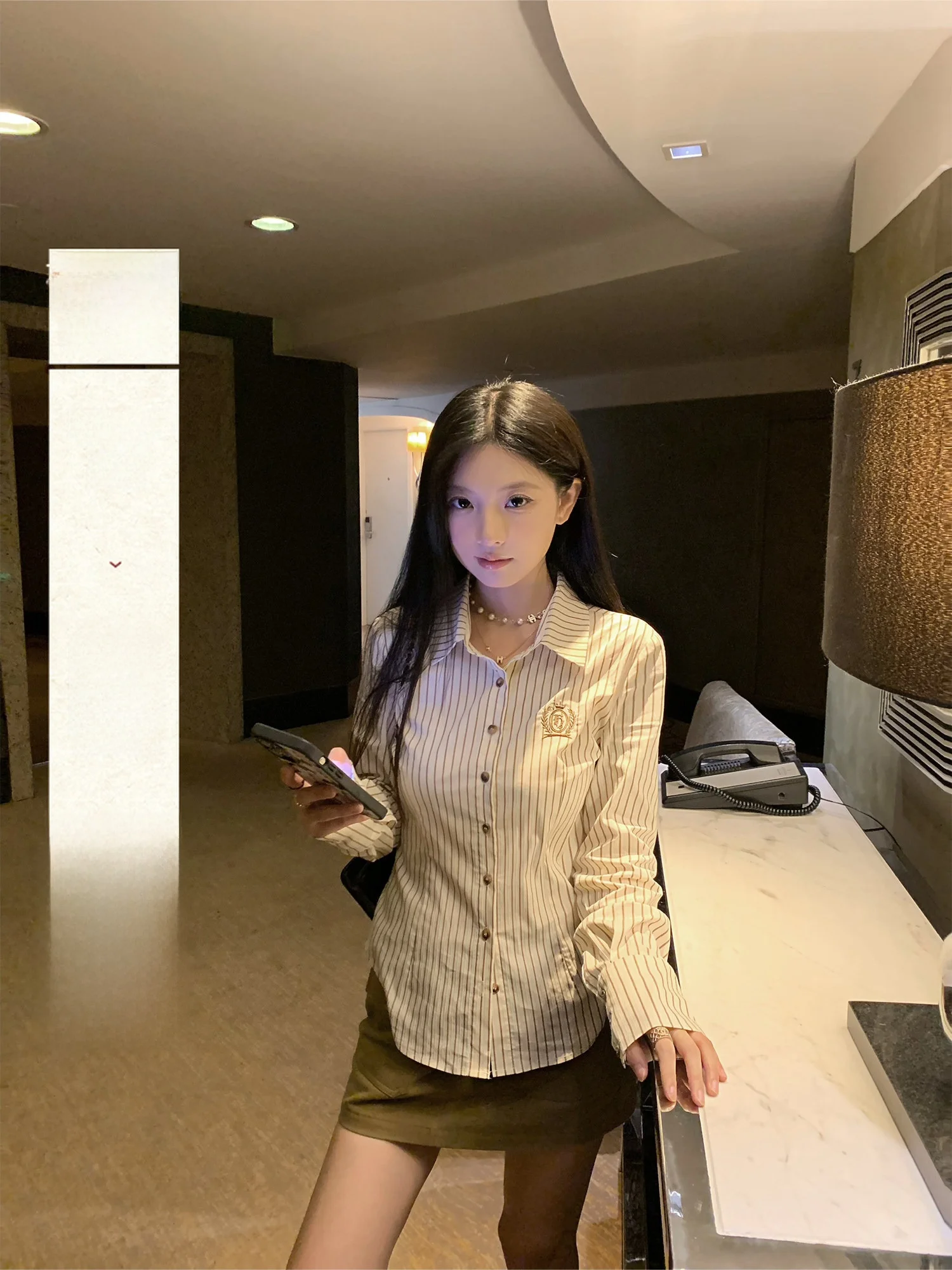 

Женская повседневная полосатая рубашка Yuzuqi London Academy с вышивкой, длинными рукавами, для многослойного ношения, дышащая, тонкая, стандартного кроя