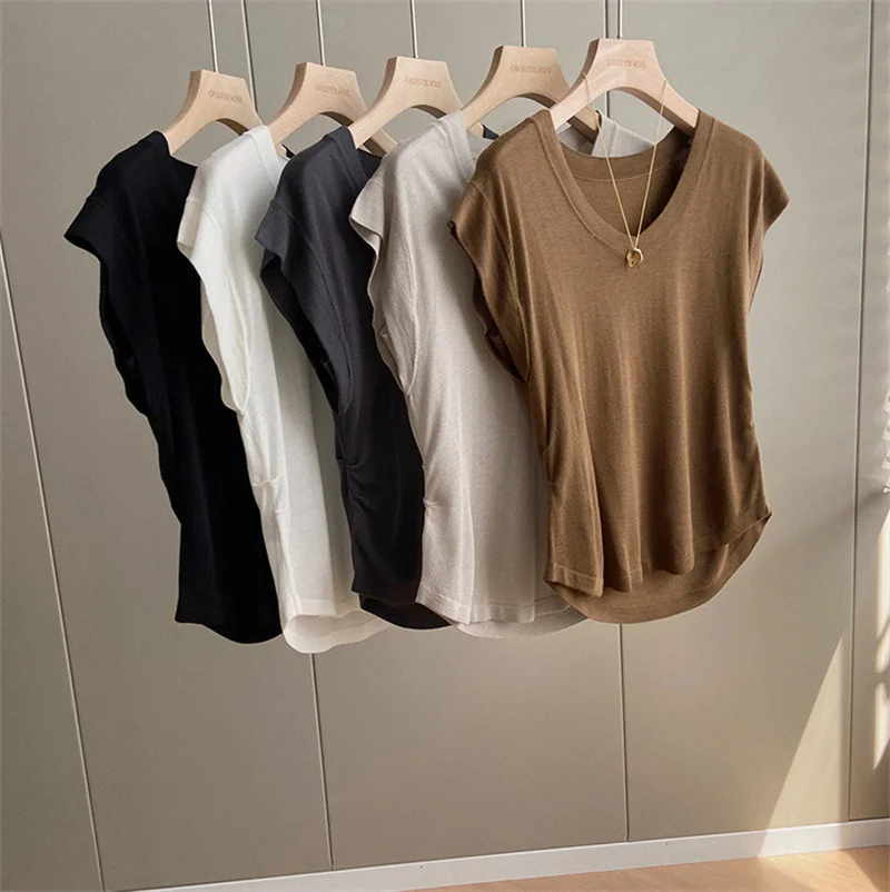 

Брендовая женская футболка без рукавов с V-образным вырезом, дизайн с защитой от просвечивания, стиль для повседневной носки, корейская версия, приталенный крой, топ из смесового хлопка