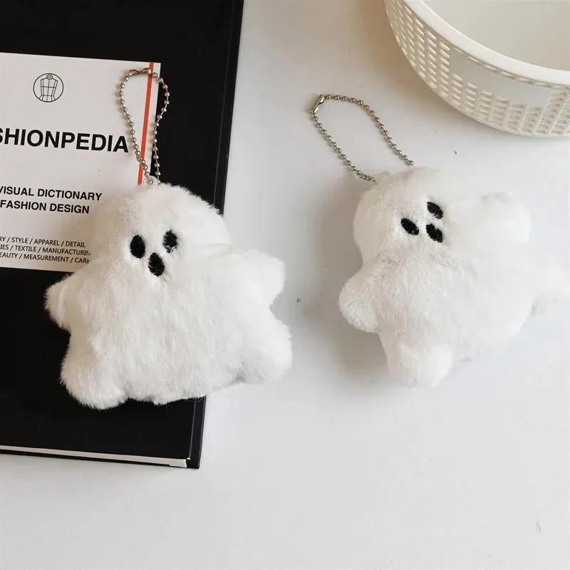 سلسلة مفاتيح شبح الهالوين سلسلة مفاتيح دمية بيضاء قطيفة حقيبة مدرسية لطيفة قلادة إكسسوارات معلقة ناعمة ورائعة