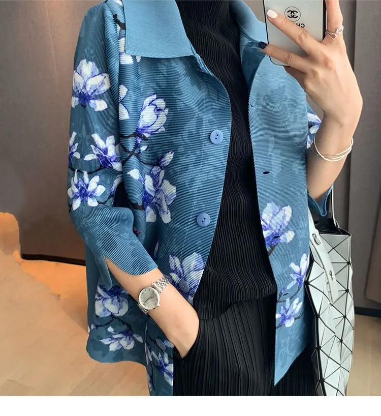 Spring and Autumn Women's Pleated Short Coat Single breasted Printed Cardigan Loose Large Coat  jacket women