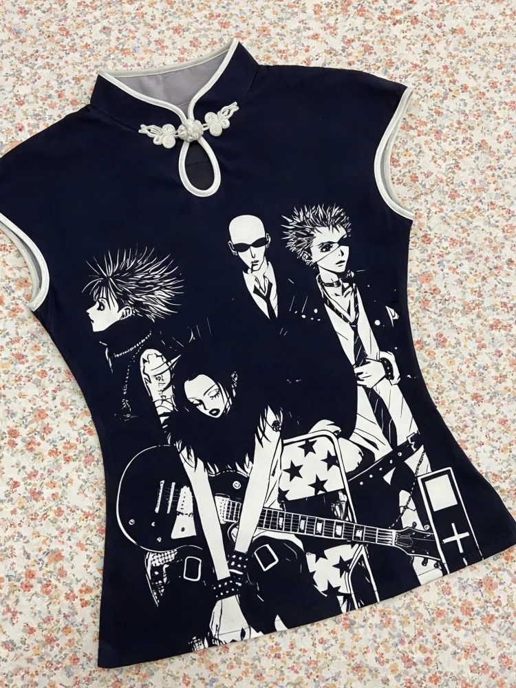 Schwarz-Weiß Anime Rockband Print Cheongsam Top Damen 2026 Froschknopf & Mandarin-Kragen Detail Y2K Retro Ästhetik Streetwear