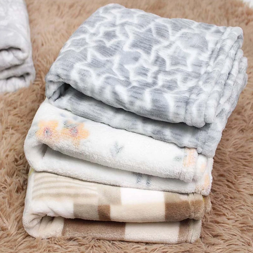 Soft Fluffy Pet Blanket Winter Warm Dog Blanket Cute Pet Bed Sheet Warm and Comfortable Cat and Dog Cushion Blanket Pet Supplies