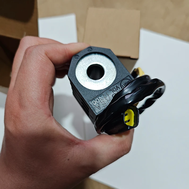 Électrovanne Doosan Excavator Accessories DH150/220 Pilot Solenoid Valve Coil Daewoo 225 300-5-7 Inner Diameter 13mm Height 52mm Autres vannes — détail 2