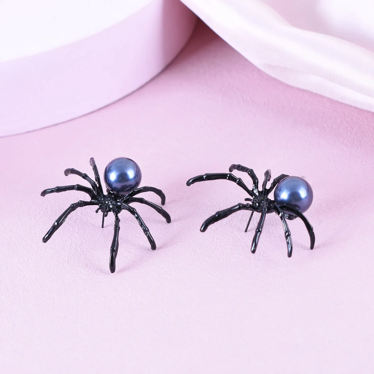Halloween Hyperbole Dark Vintage Punk Earrings For Women Simple Personality Black Spider Alloy Pearl Jewelry Puncture Ear Studs