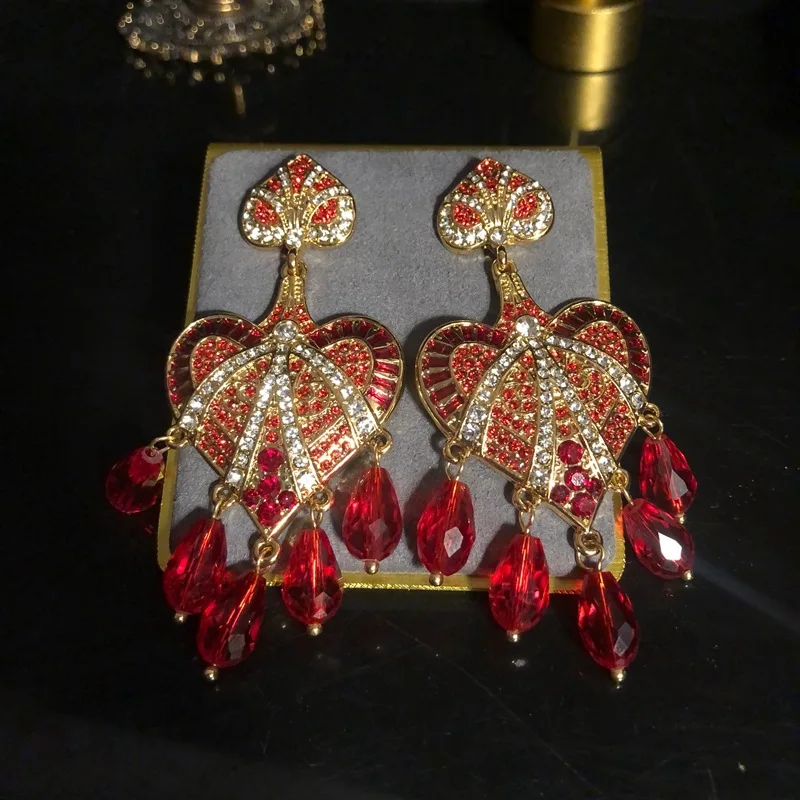 

Винтажный позолоченный красный стеклянный кулон в виде капли с бриллиантовым сердцем и кисточкой, большие серьги
