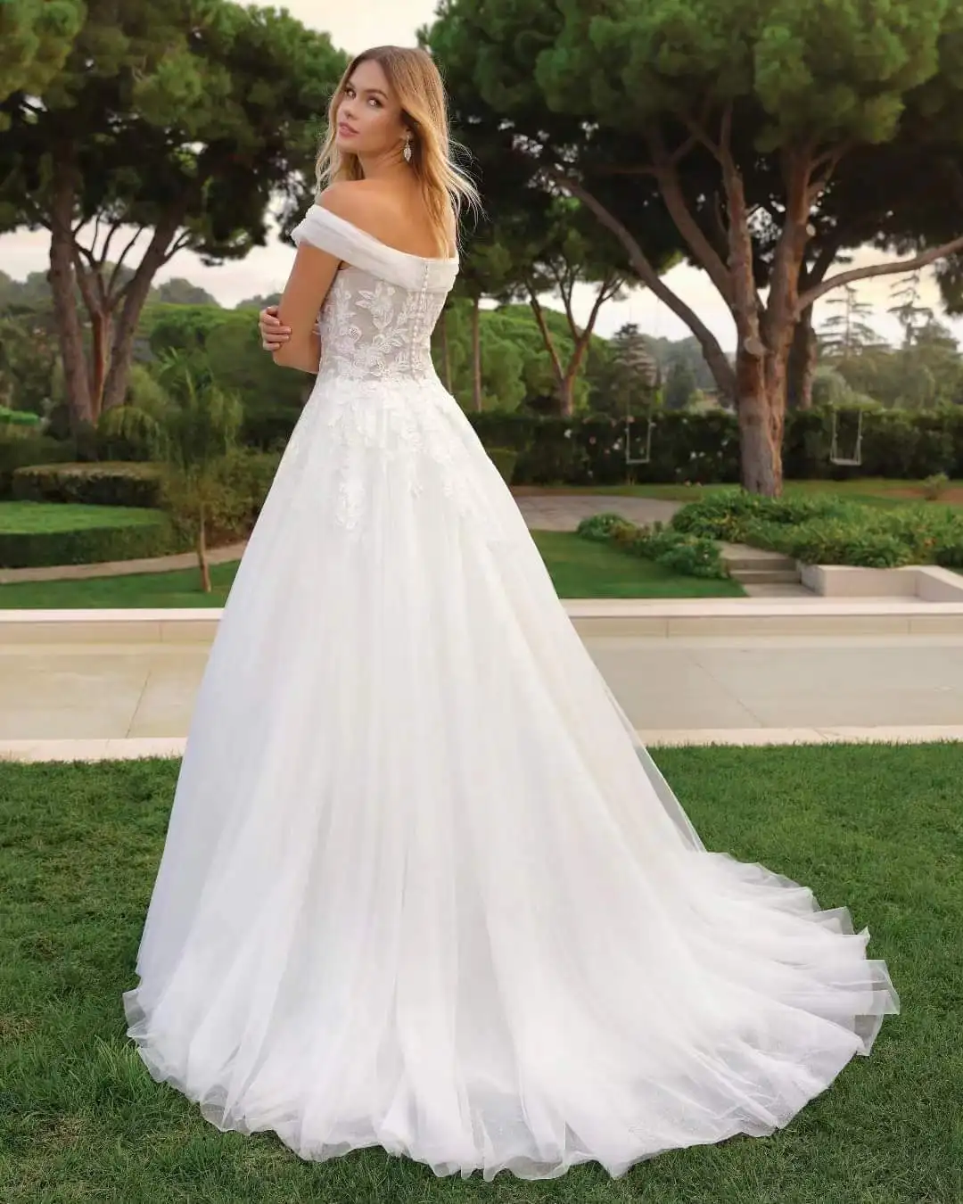 Boho Gorgeous Applique abiti da sposa donna A Line Sexy pizzo treno abiti da sposa al largo della spalla abiti da festa eleganti formali