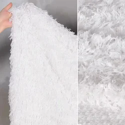 Tessuto di peluche nappe di piume bianche morbido vestito traspirante vestito da prestazione tappeto all'ingrosso abbigliamento di stoffa misuratori di cucito materiale