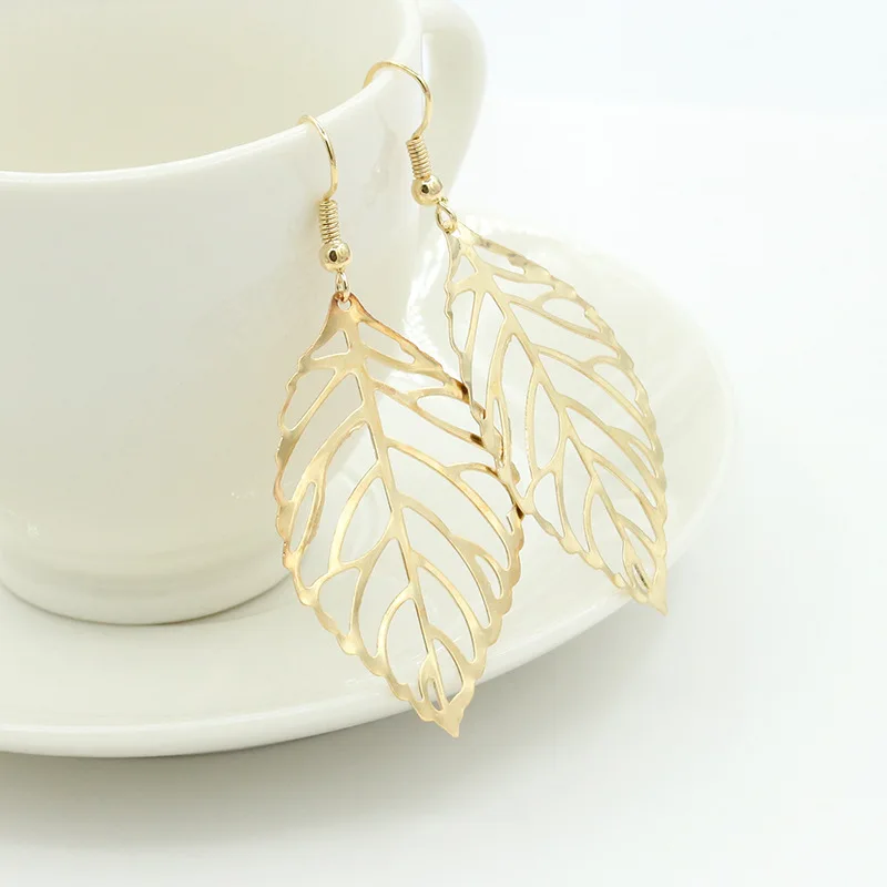 Korean Fashion Leaf Drop Earrings For Women Metal Earing Jewelry 2024 Trending New Women's Leaf Earrings Accessories Pendientes