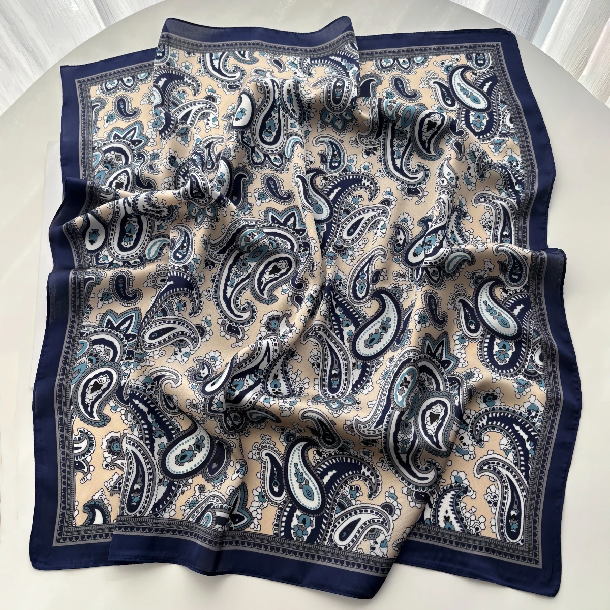 Dame Mode Paisley Schal Seide Gefühl Quadratisches Halstuch Bandana für Frauen Schal Schals Wrap Kopftuch Haarband Krawatten – Detail 13