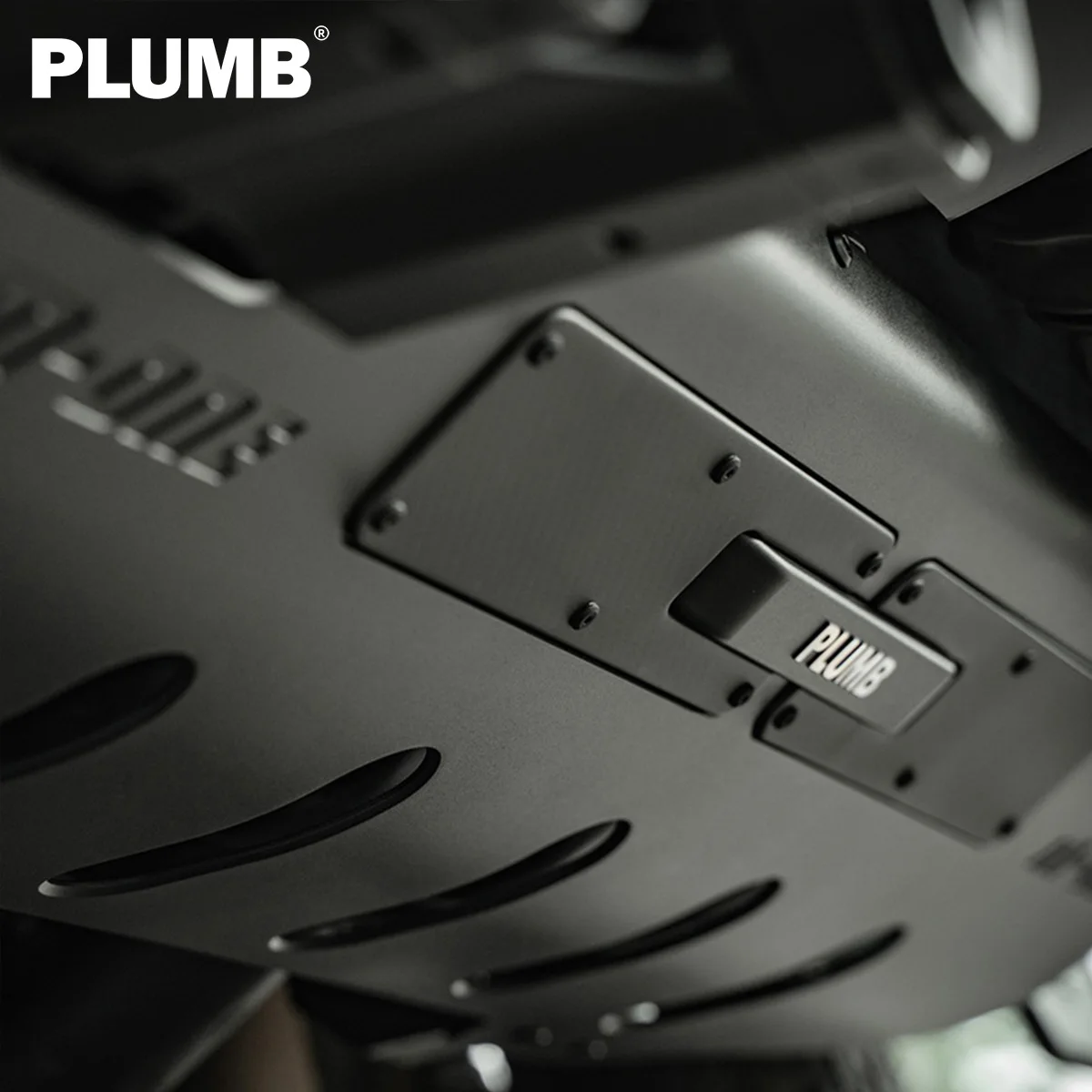 PLUMB Dry Carbon Fiber Aluminum-Magnesium Alloy Exhaust Tailpipe Protector Guard Plate for Land Rover Defender 110/130