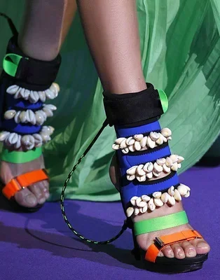 

Ladies Color Block Strappy Sandals Drape Shell Decorated Dress Shoes Cut-out Stiletto Heels Wedding Pumps Pearl Banquet Shoes