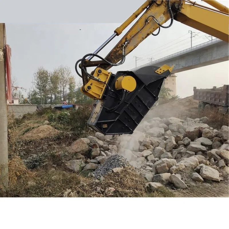 Multipurpose Stable Quality Sand Jaw Crusher Excavator Mobile Crushing Screening Bucket