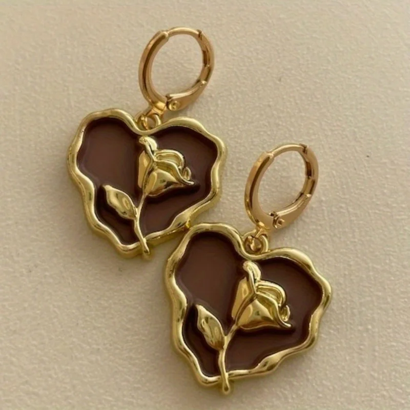 

Simple Fashion Love Earrings Vintage Rose Metal Earrings Women's Exquisite Jewelry Gifts