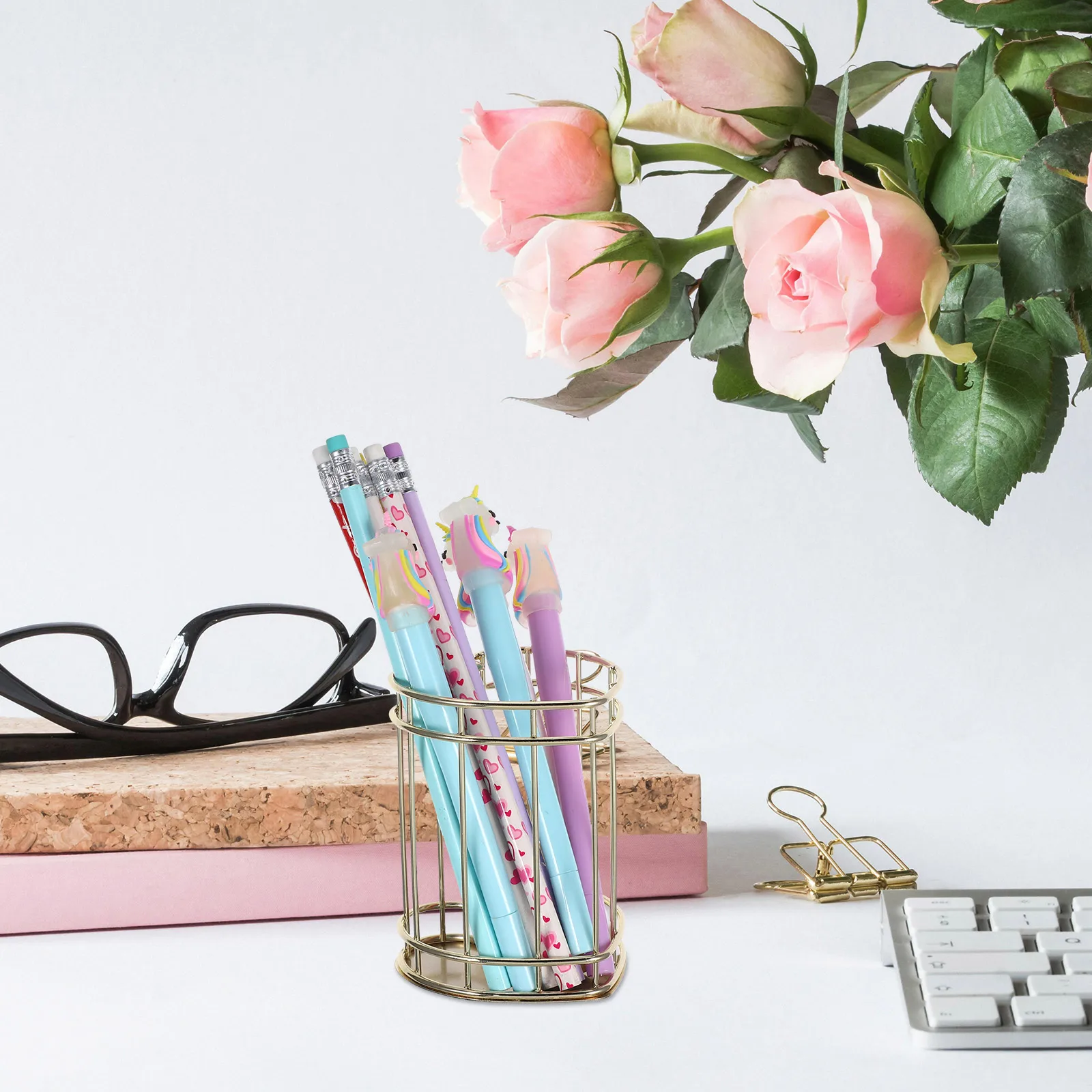 

Heart Shaped Metal Pen Holder Premium Wire Stationery Organizer Desktop Pencil Bucket For Office School Storage