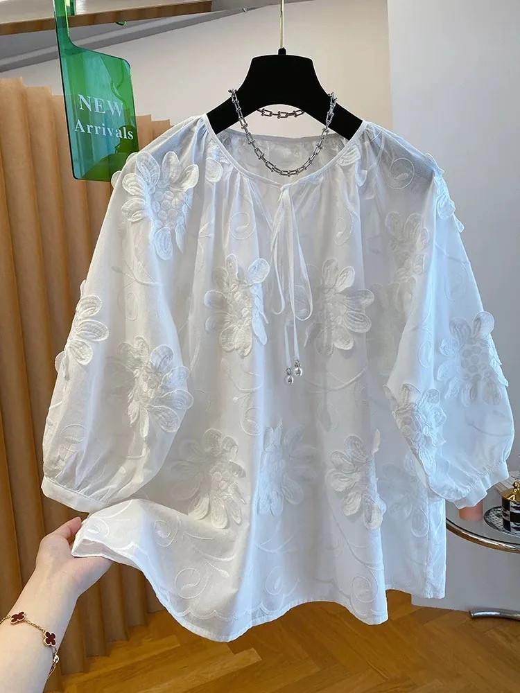 Spring Summer New Three-dimensional Flower Embroidered Cotton White Shirt Women Loose Sweet O-neck Long-sleeved Shirts Tops
