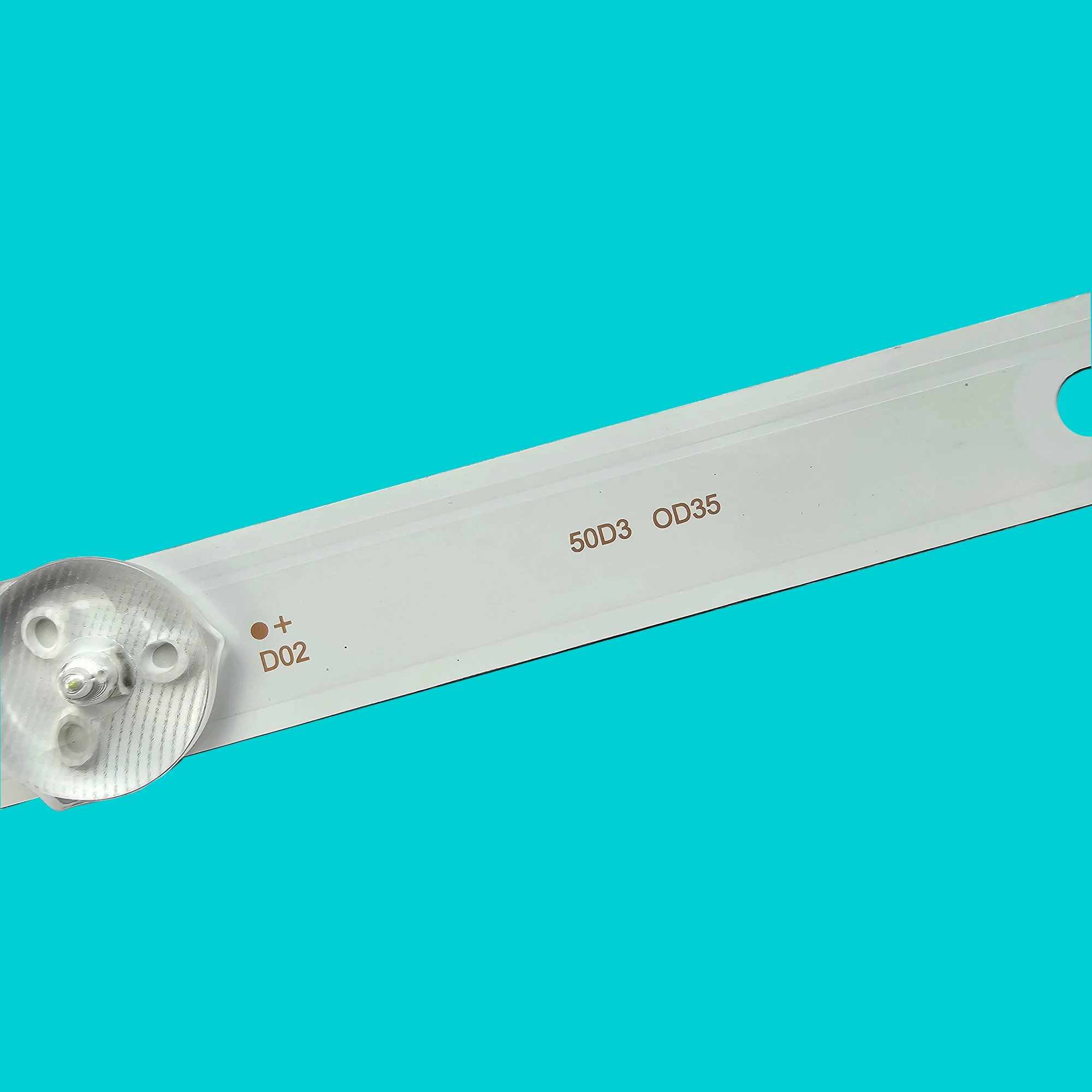 Pasek podświetlenia LED do Tira 5. LEDL9B5V3W4 1.1.09. 000000530 K50DLH8US L10B5V2W4 3.2-3.4V 195-200LM 14000K