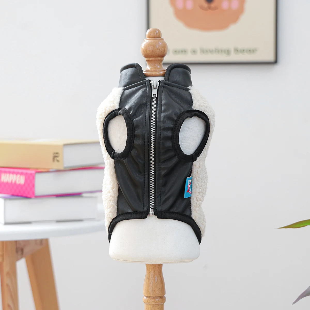 ملابس الخريف والشتاء للقطط والكلاب الأليفة، سترة جلدية صغيرة وسيم بجيب من لحم الضأن - سترة عصرية سوداء سميكة