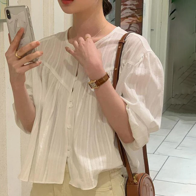 Lässige weiße Button-Up Long Sve irt Vintage Loose Fit Sli Layering Doll irt Trendy Round Ne Other Material 00%