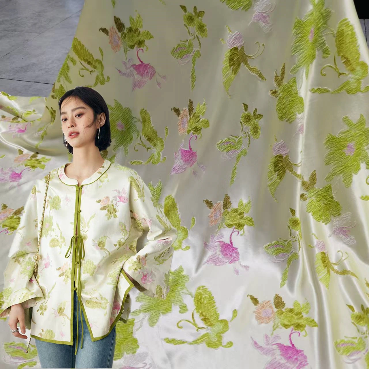 

Высококачественная вышитая шелковая ткань в новом китайском стиле для пошива брюк, шелковый материал для одежды и рукоделия