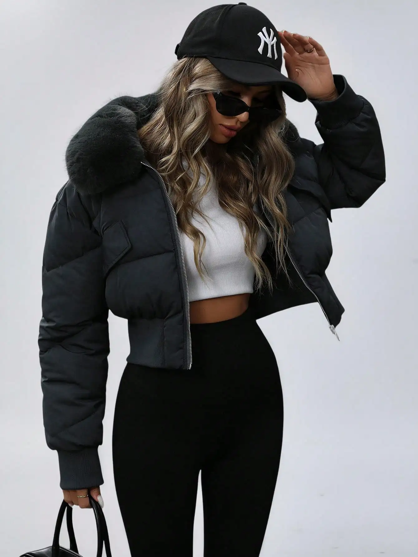 

Women's Black Cropped Puffer Jacket with Faux Fur Collar, Metal Zipper & Side Pockets for Winter Streetwear