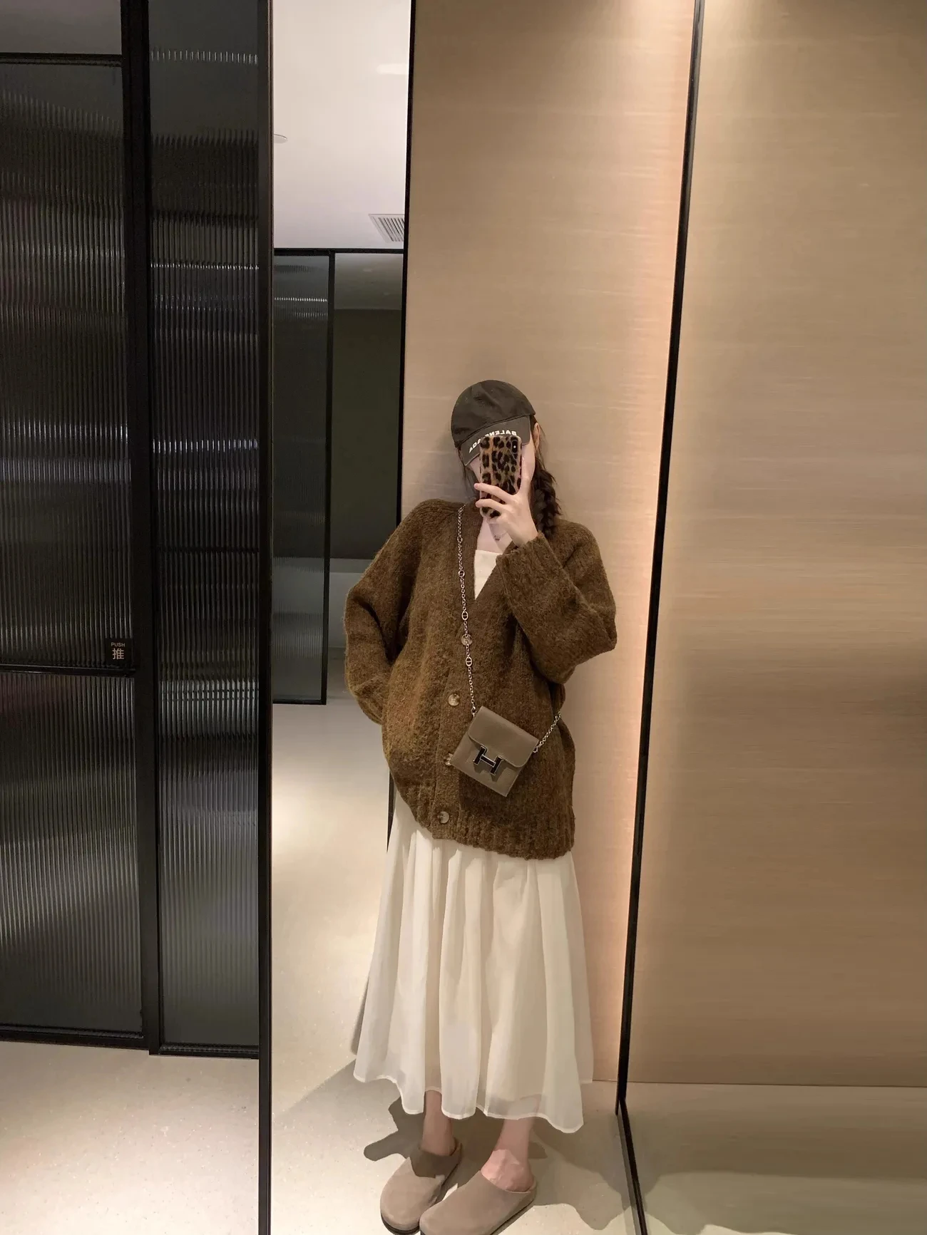 

2025 ретро корейский модный свитер, куртка, женские короткие топы, осенне-зимний женский вязаный кардиган, новый свободный мягкий свитер