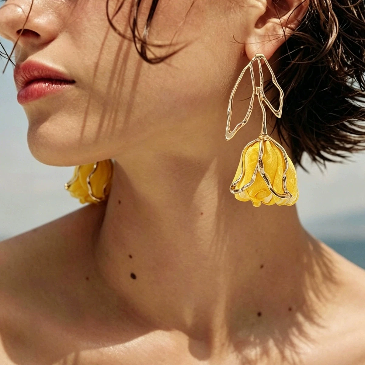 Hollow Golden Wire  Tulip Dangle Earrings For Women Sweet Floral Drop Earring Aesthetic Fashion Jewelry Gift