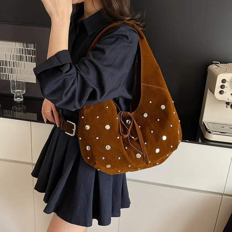 

2026 New Studded Matte Tote Bag, Vintage Spacious Convertible Multi-Way Adjustable Shoulder Bag, Boho Chic for Work Commute