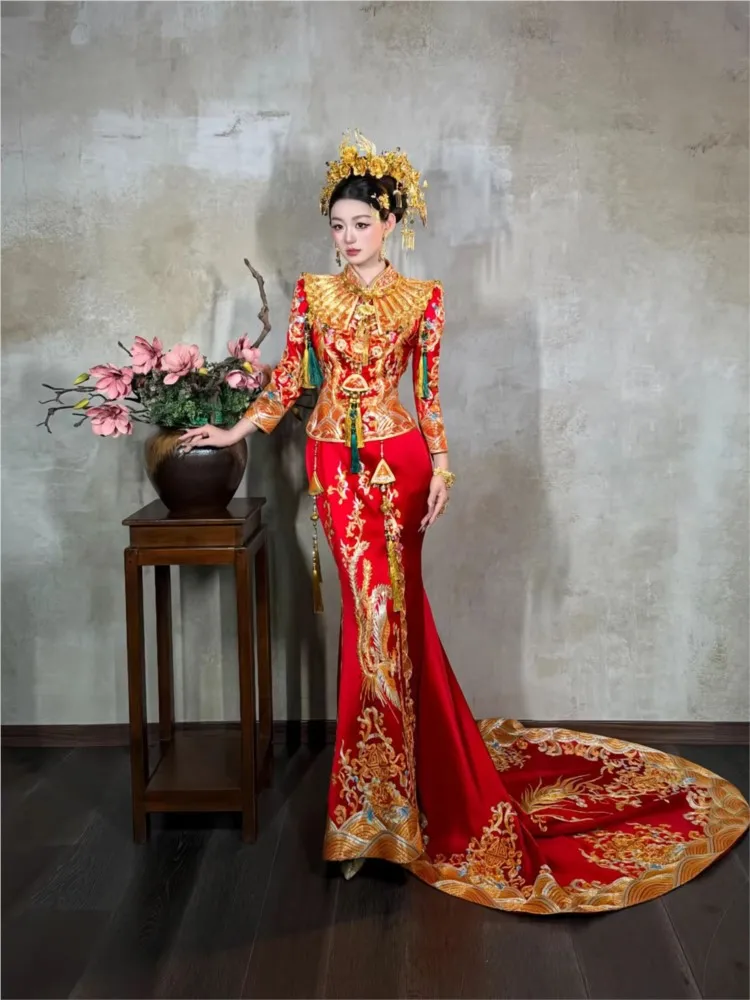 New Chinese-style fishtail bride's wedding ceremony toasting heavy embroidery luxurious and grand dress