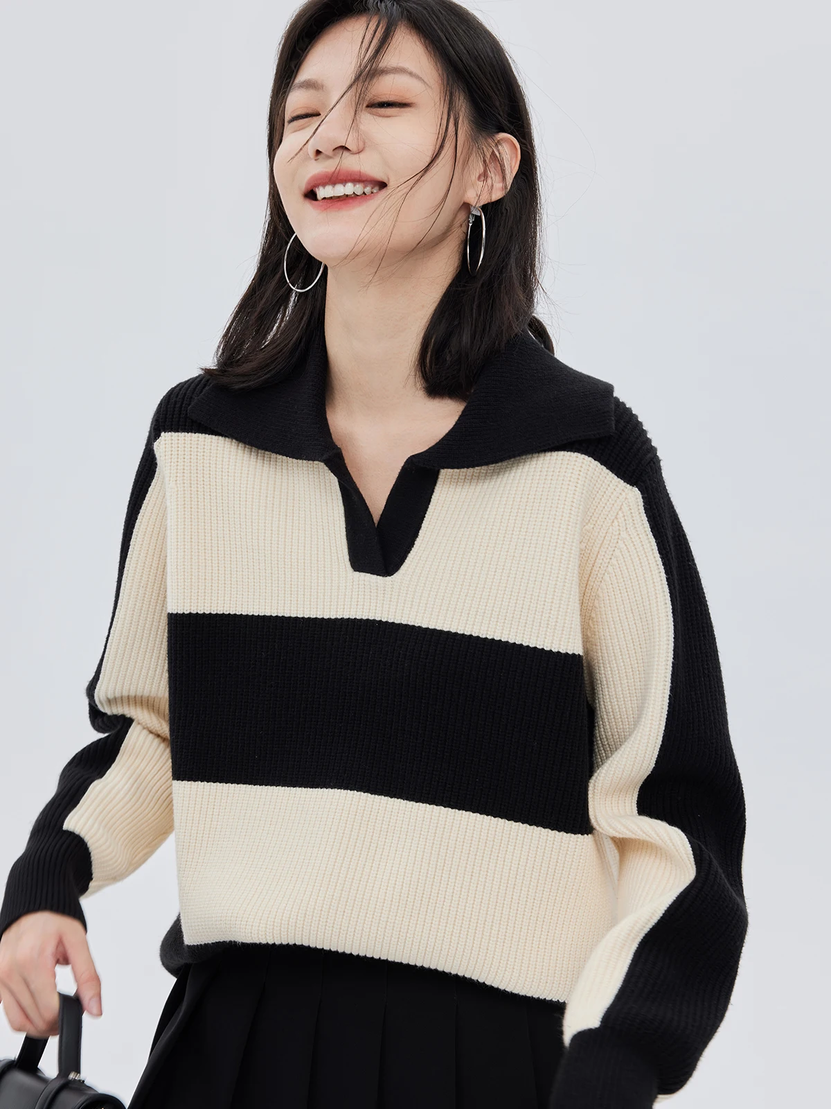 Pull tricoté à rayures noires et blanches pour femme, col de banlieue à la mode, édition ample, nouvelle collection printemps et automne