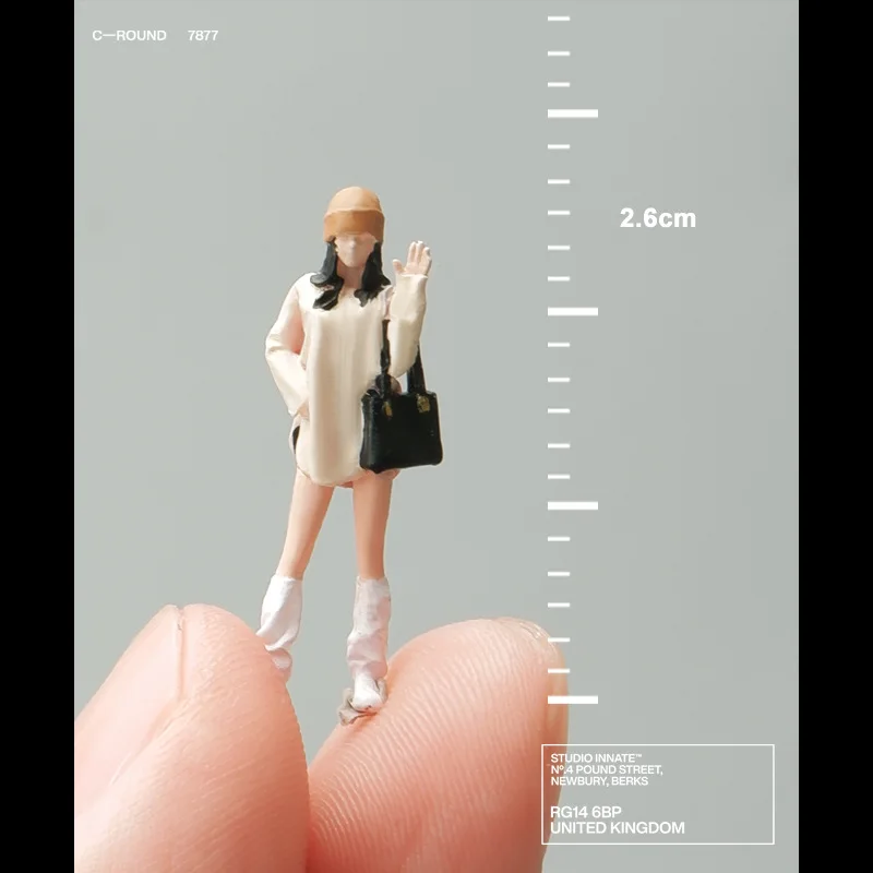 1/64 Shorts, Stack Socks, Crossbody Bag Girl Miniature Doll Model Resin Colored Figurine Sandbox Prop Wholesale
