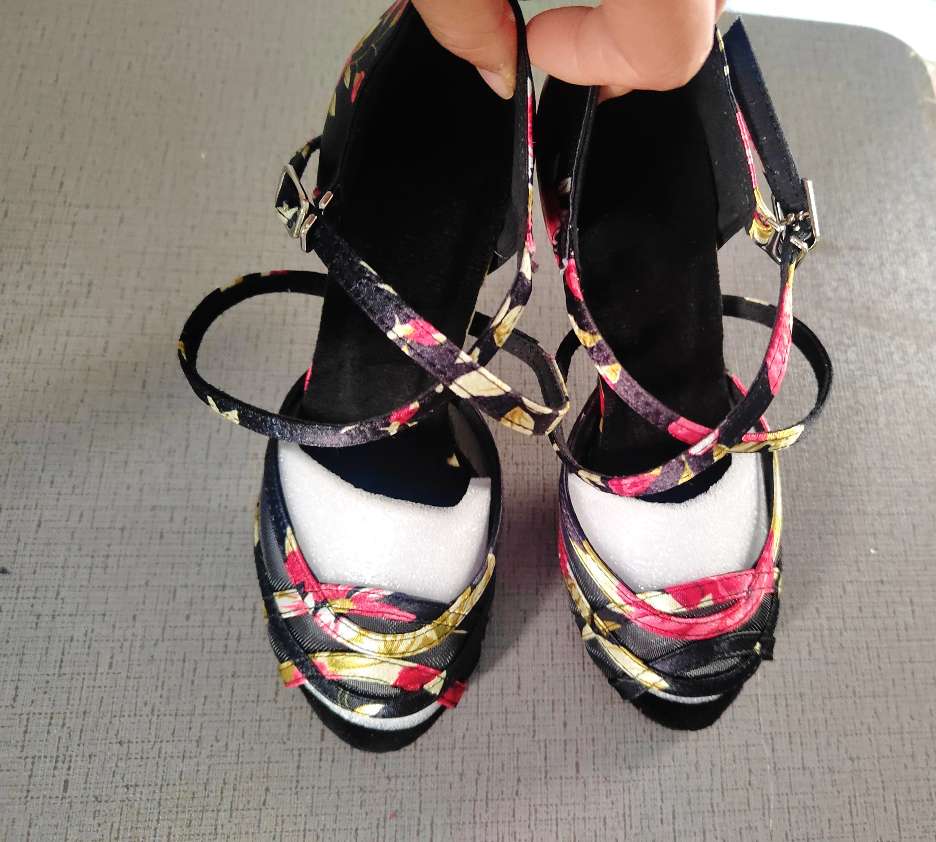 Mulheres Sapatos de Dança Latina Sapatos de Salto Médio Cruz Cinta Seguidor Design Cetim com Malha Nova Moda 2021 JuseDanc