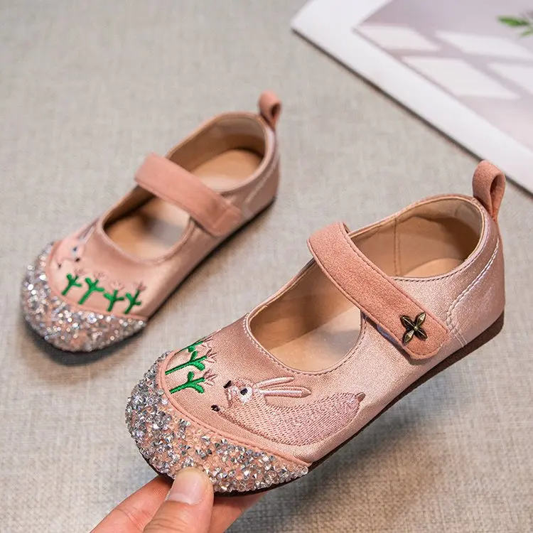 أحذية فتاة فاخرة حجر الراين شيك الأطفال أحذية من الجلد ربيع الخريف Bowknot الاطفال موضة الأميرة السببية أحذية مسطحة للحفلات