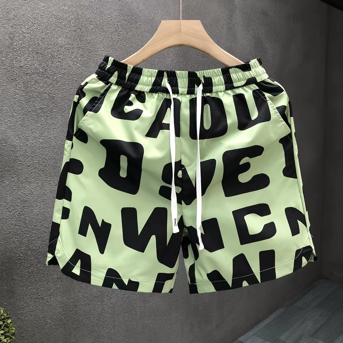 Trendy Letter Print Graffiti Style Modern Classic Men's Athletic Shorts Summer Quick-drying Lightweight Beach Shorts Moto Shorts
