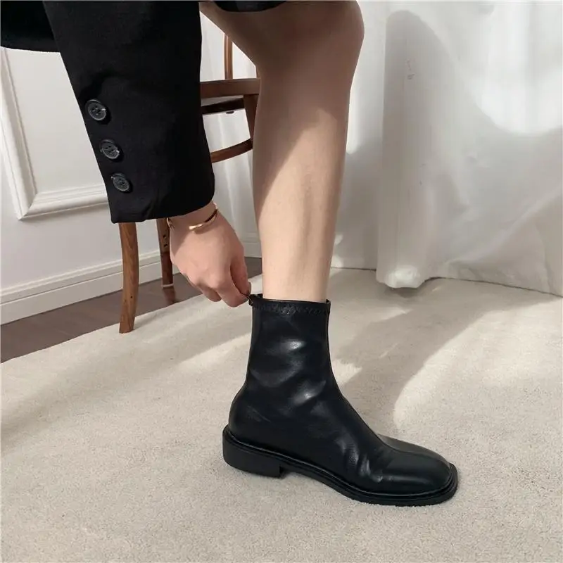 Short Shoes For Women Black Female Ankle Boots Flat Work Footwear Trend 2024 Booties On Promotion Chic Elegant And Low Price Pu