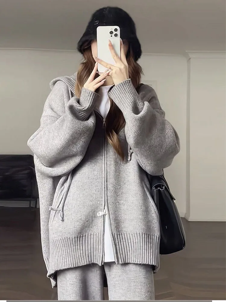 ชุดเซ็ต 2 ชิ้น เสื้อฮู้ดมีซิปและกางเกงขายาวทรงหลวมสไตล์ลำลองสำหรับผู้หญิง ผ้าถัก ชุดแฟชั่นเสื้อผ้าถักทรงตรง