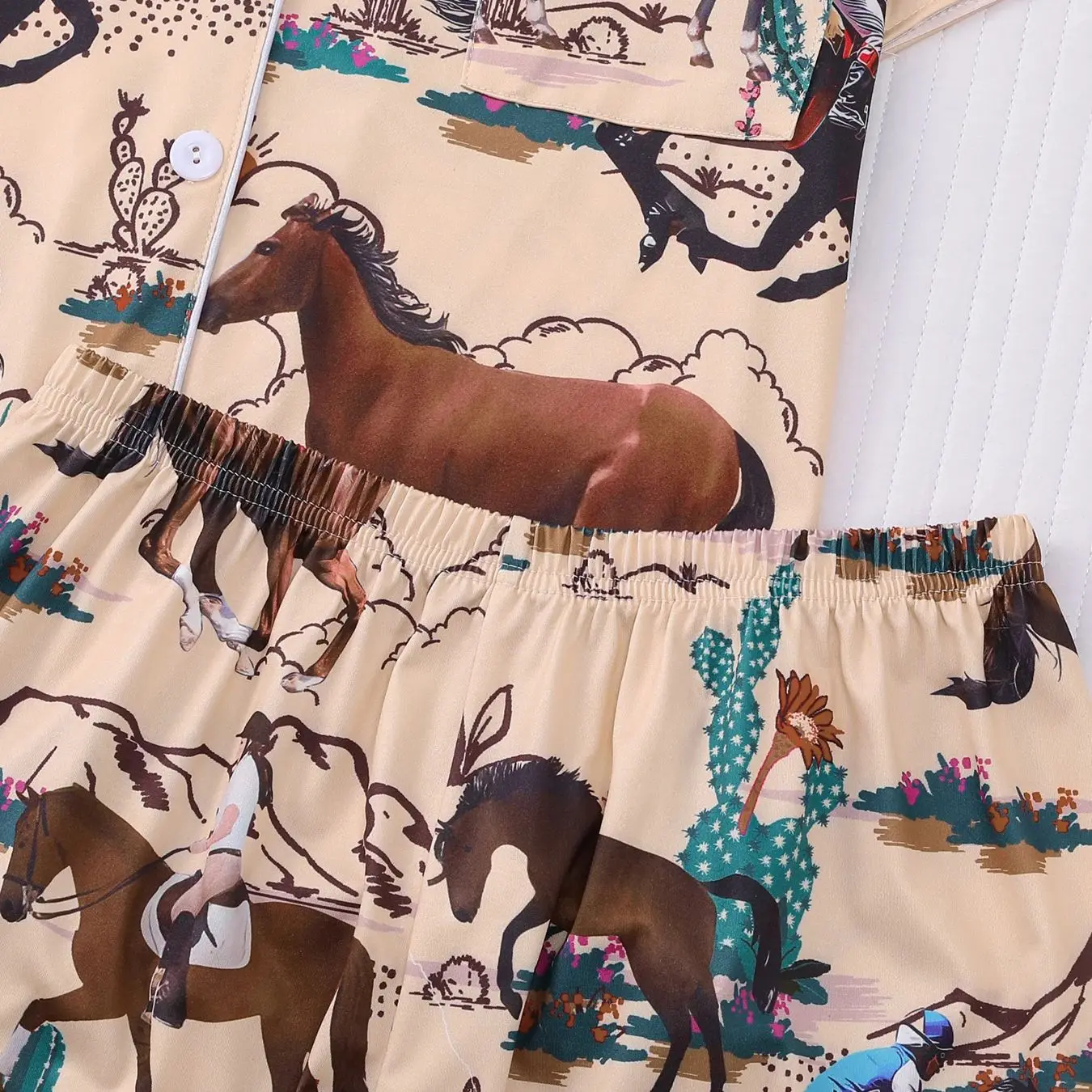 Retro Printed Desert Horse Riding Pajamas, Light Apricot Bottom Women's Lapel Cardigan, Elastic Waist Shorts, Home Decor view 4