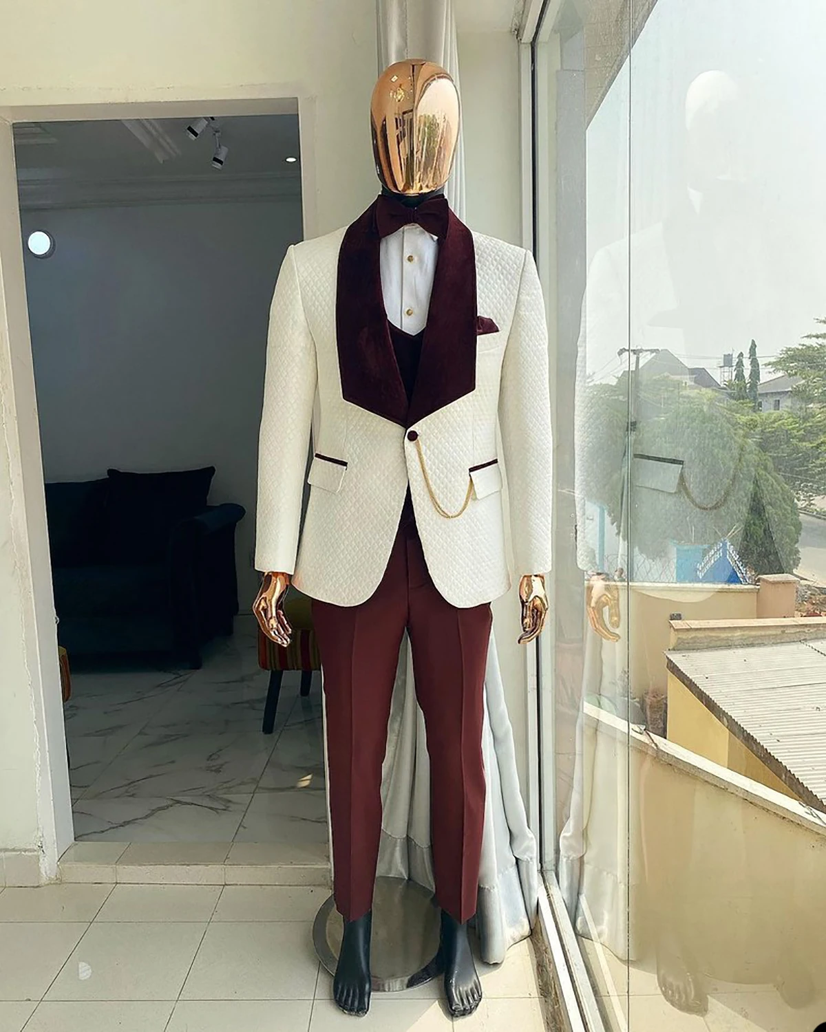 Burgundy Men's Suits Tailor-Made 3 Pieces White Blazer Vest Pants Velvet Sheer Lapel Tuxedo Modern Wedding Plus Size Customized