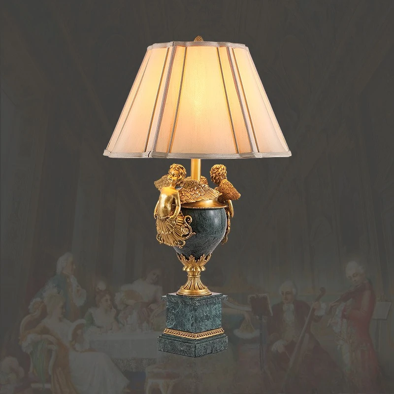 Lampada da comodino francese interamente in rame per camera da letto, atmosfera creativa del soggiorno calda, studio retrò Lampada in marmo per villa in stile europeo