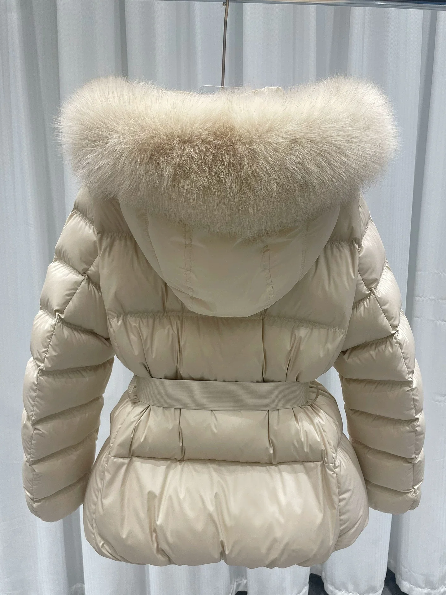 2026 Winter Fashion Women's Down Jacket Hooded Fox Fur Collar Slim Fit Commuting White Duck Down Jacket