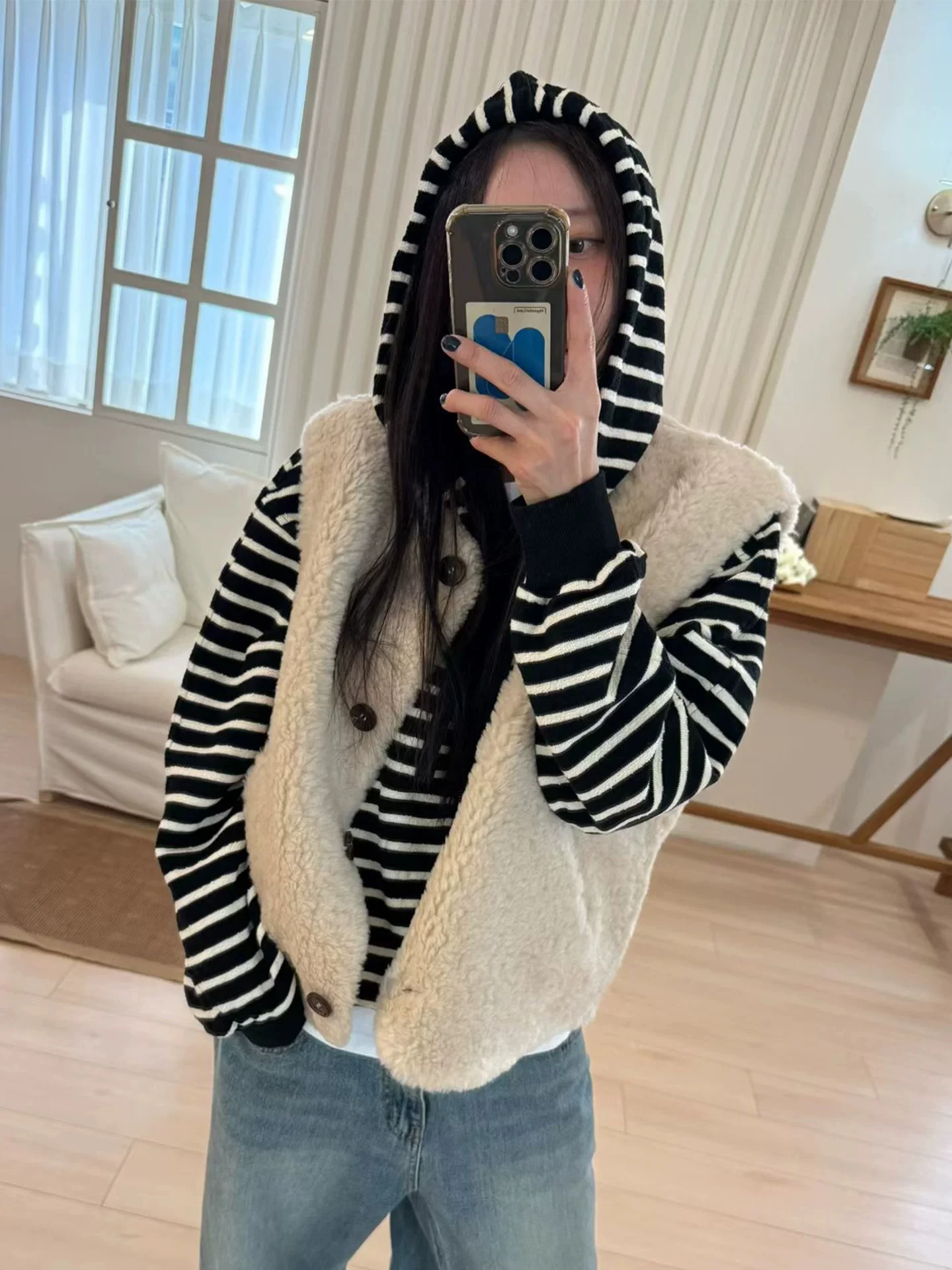 Clothland Women Sweet Lamb Fur Vest Single Breasted Sleeveless Waistcoat Female Chic Jacket Coat Mujer MA196